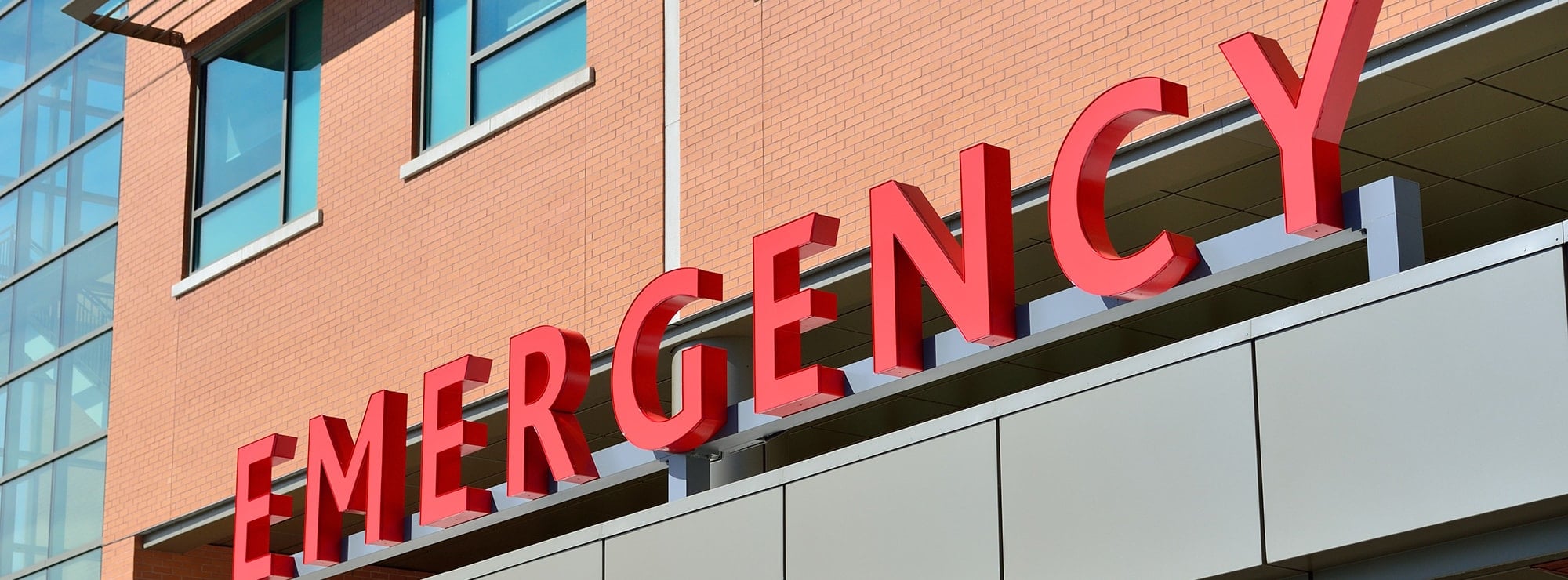 Emergency sign outside of hospital